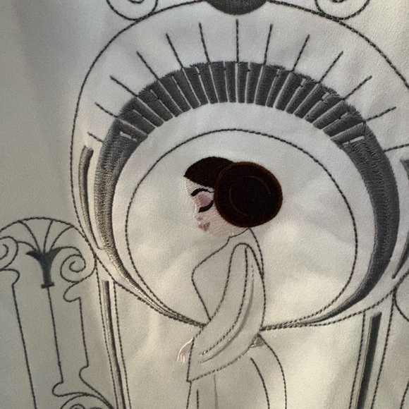 Like new Star Wars Princess Leia beautiful satin bomber jacket size XL - Picture 3 of 6